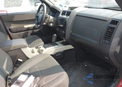 2010 Ford Escape Xlt z USA, uszkodzony, nr VIN 1FMCU9DG8AKD41547